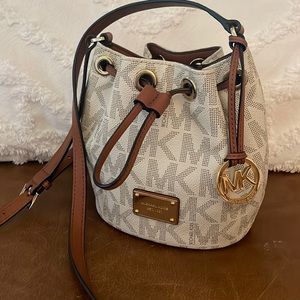 Michael Kors  crossbody bucket purse